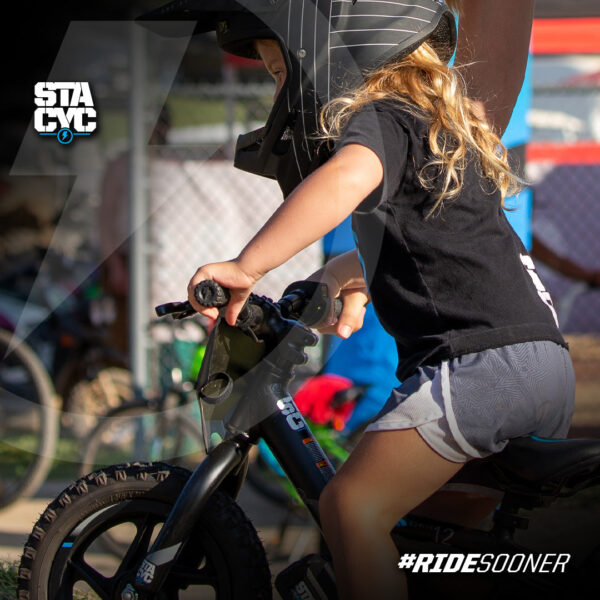 1080X1080-STACYC-MiniBar-Action-C_019083fa-1b34-481c-b7d3-8aaceb758899 GRIPS 12e/16e 19mm - BLACK